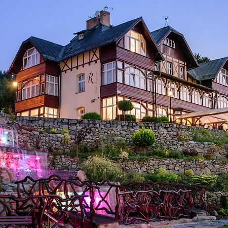 Hotel Rezydencja คาร์ปัตซ์ ภายนอก รูปภาพ