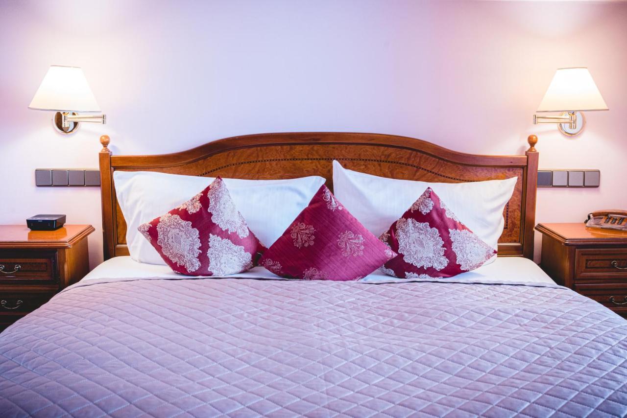 Hotel Rezydencja คาร์ปัตซ์ ภายนอก รูปภาพ