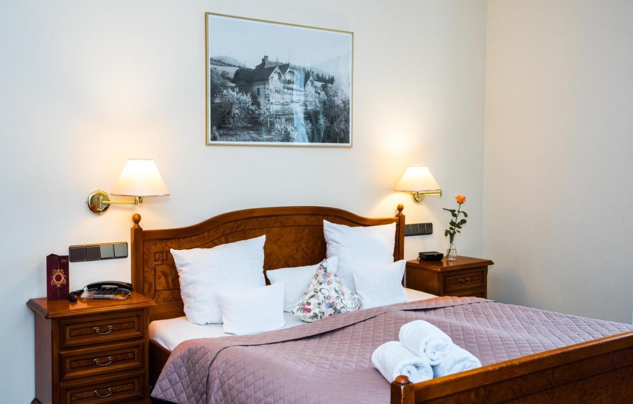 Hotel Rezydencja คาร์ปัตซ์ ภายนอก รูปภาพ