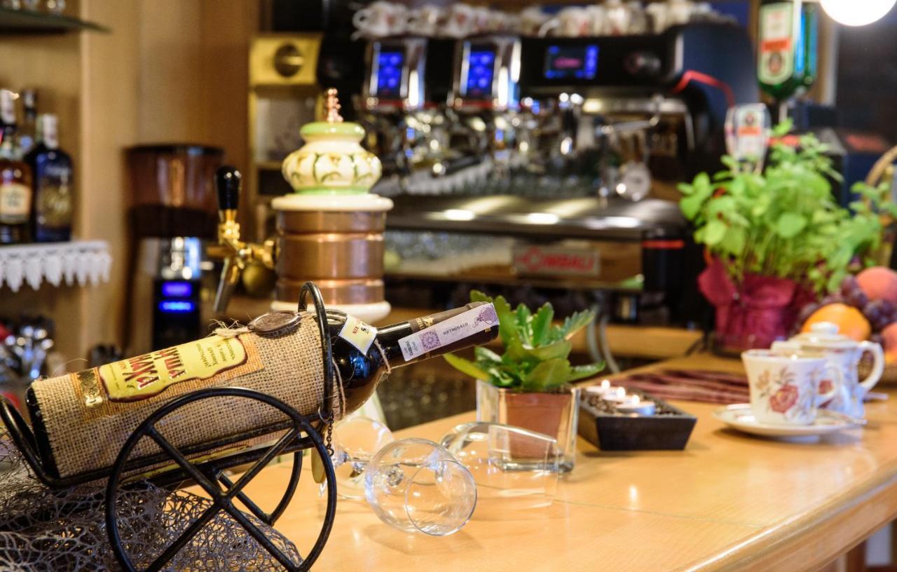 Hotel Rezydencja คาร์ปัตซ์ ภายนอก รูปภาพ