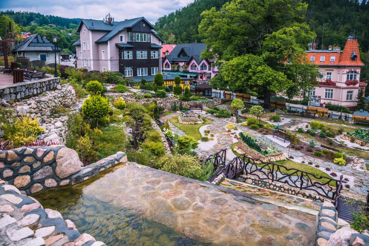 Hotel Rezydencja คาร์ปัตซ์ ภายนอก รูปภาพ