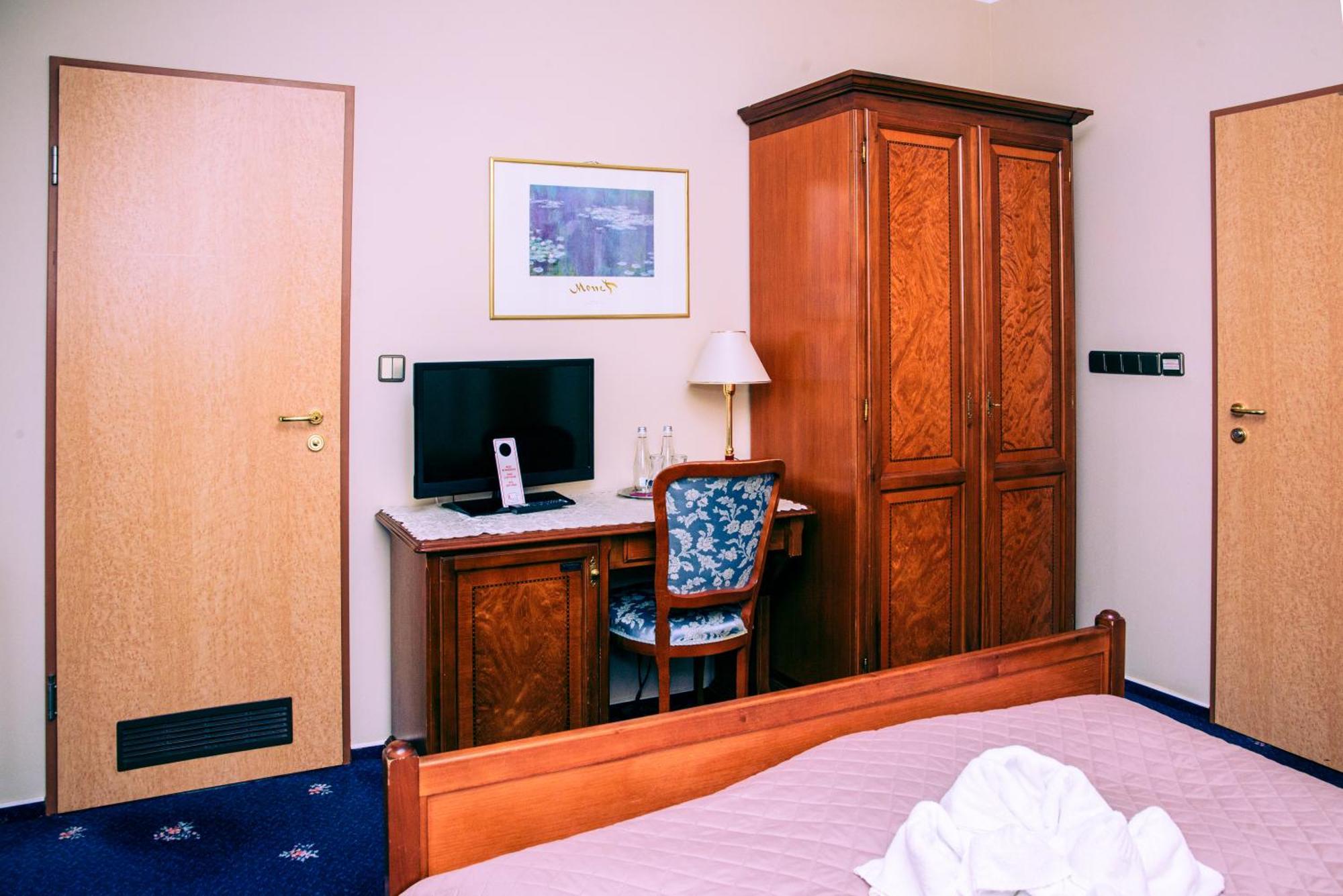 Hotel Rezydencja คาร์ปัตซ์ ภายนอก รูปภาพ