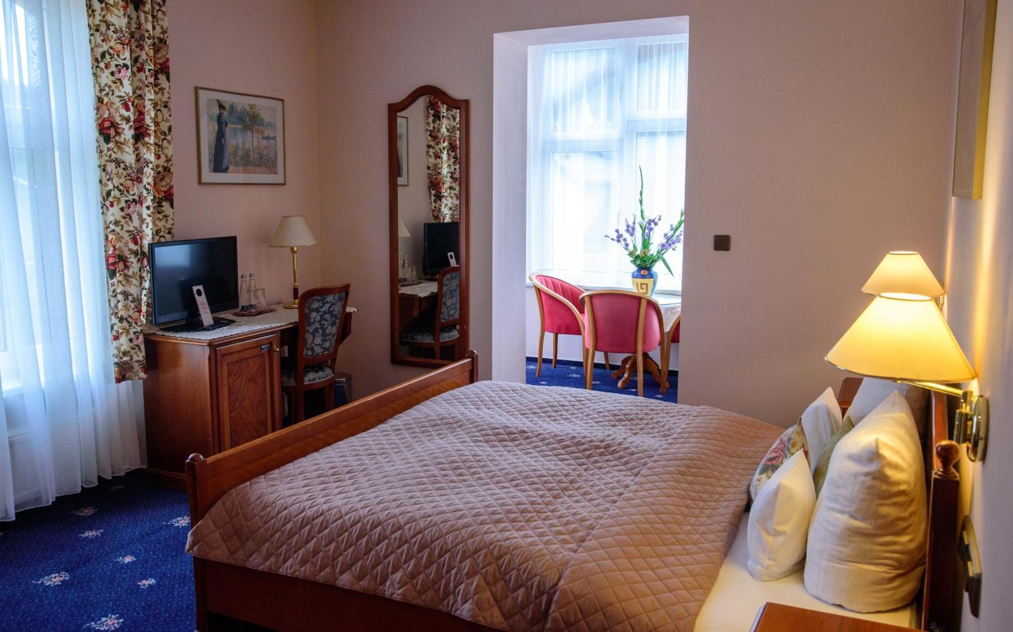 Hotel Rezydencja คาร์ปัตซ์ ภายนอก รูปภาพ